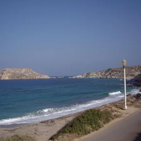 Private Beachfront House 度假居 *